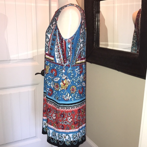 Beige by eci Size Small Cold Shoulder Floral Dress - Picture 2 of 4